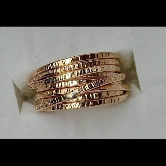 Handmade 14k gold Intertwined Wire Wrap Ring - Picture 4 of 7